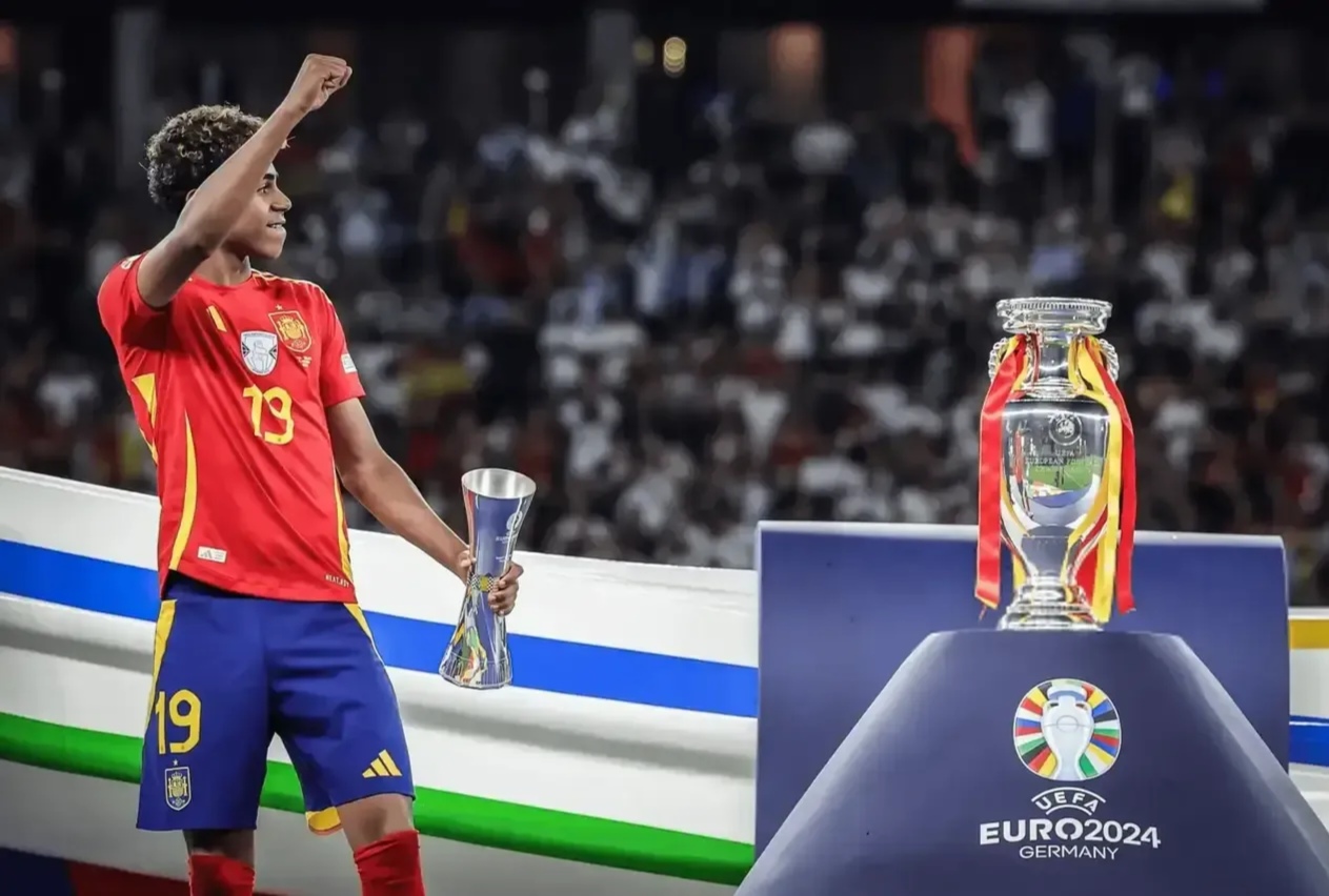 开云下载-那不勒斯绝杀摩洛哥，姆巴佩点燃赛场  第1张