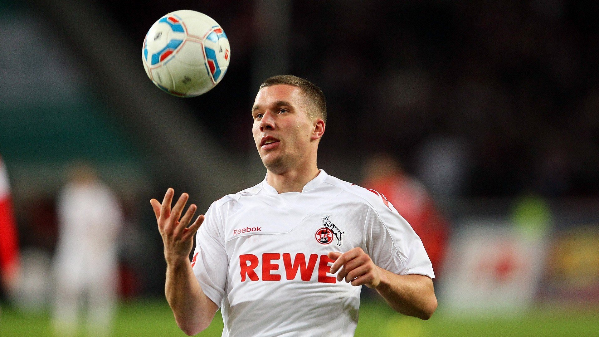 开云体育平台APP-当麦迪逊的喧嚣遇见欧冠的寂静，论杜兰特式接管的两种维度  第2张